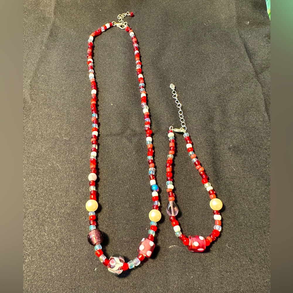 ❤️3 for $15❤️ Red Beaded Necklace and Bracelet Set